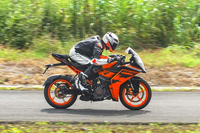 2022 KTM RC 200 review, track ride 2022 KTM RC 200 review, track ride